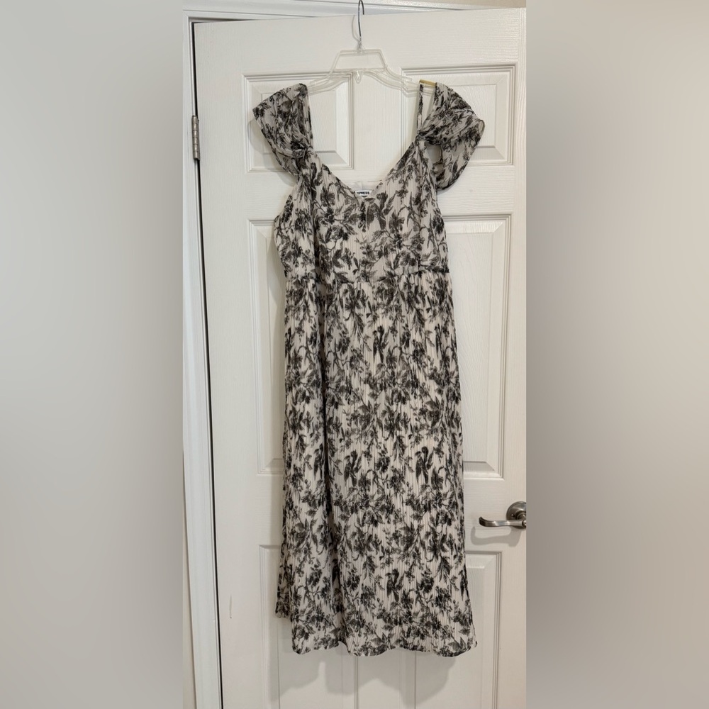 Express Elegant Black and White Floral Dress size XL